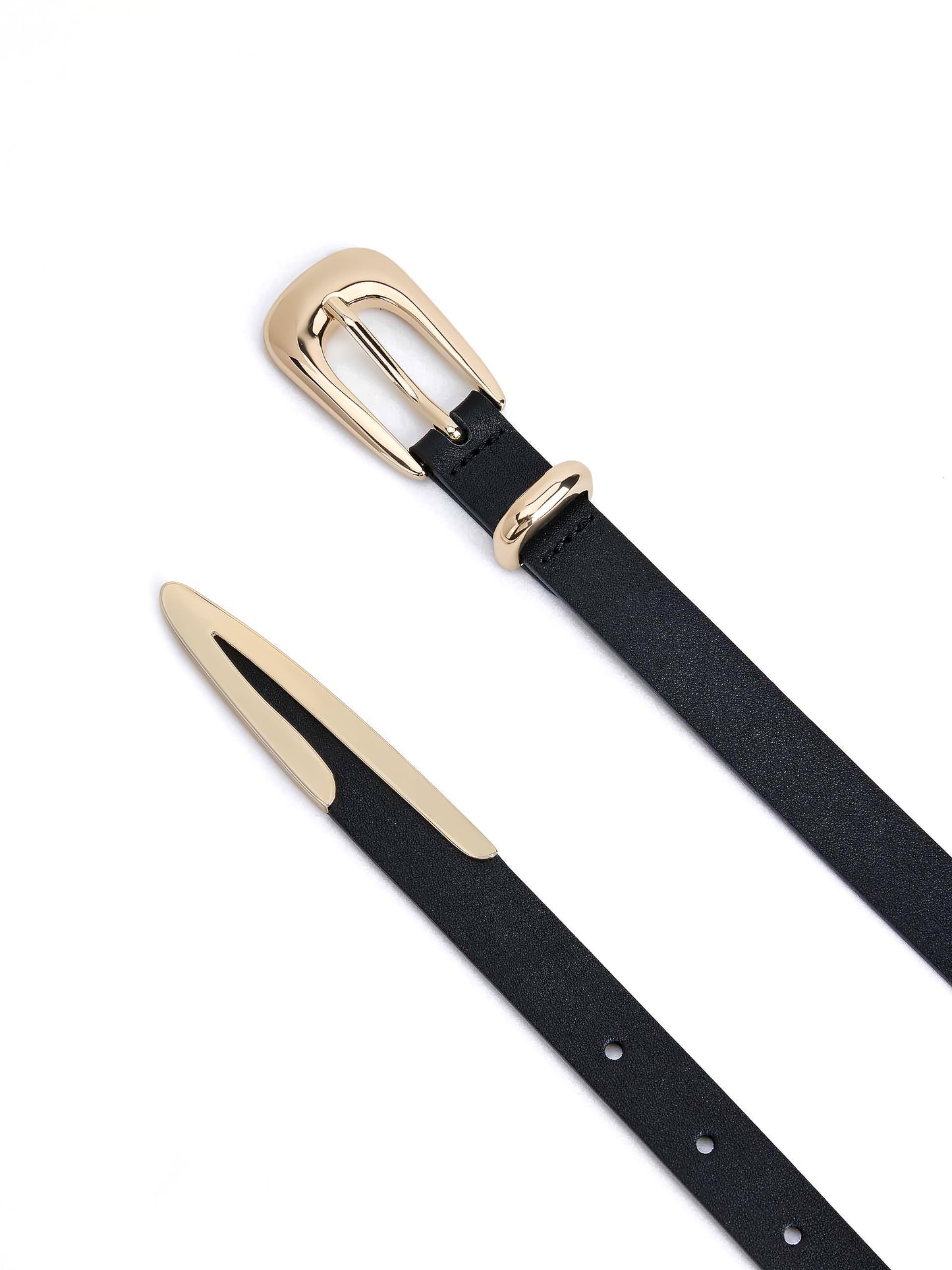 Modern Saddle Belt in Black close up