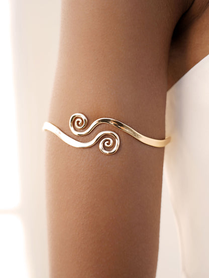 Intertwined Aura Arm Cuff