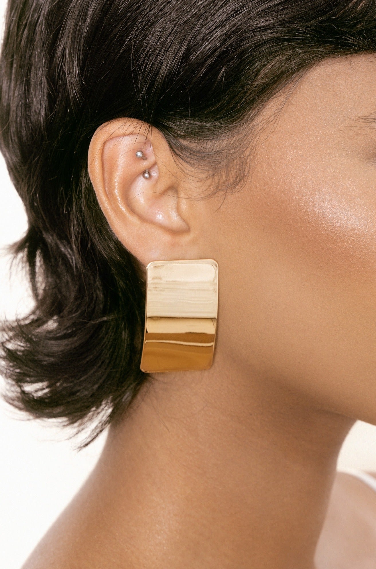 Latest daily wear gold earrings design - Simple Craft Idea