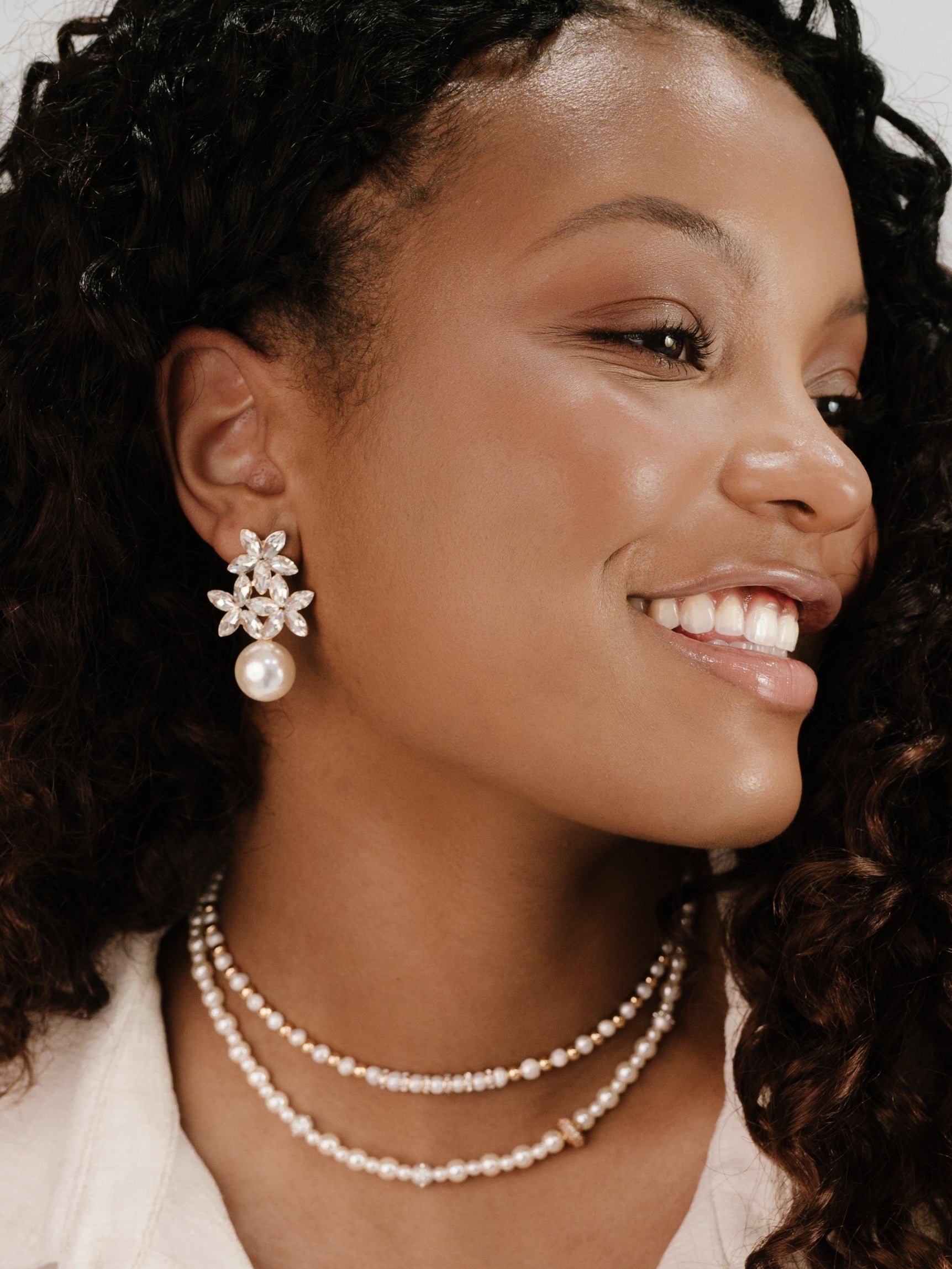 Pearl earrings store