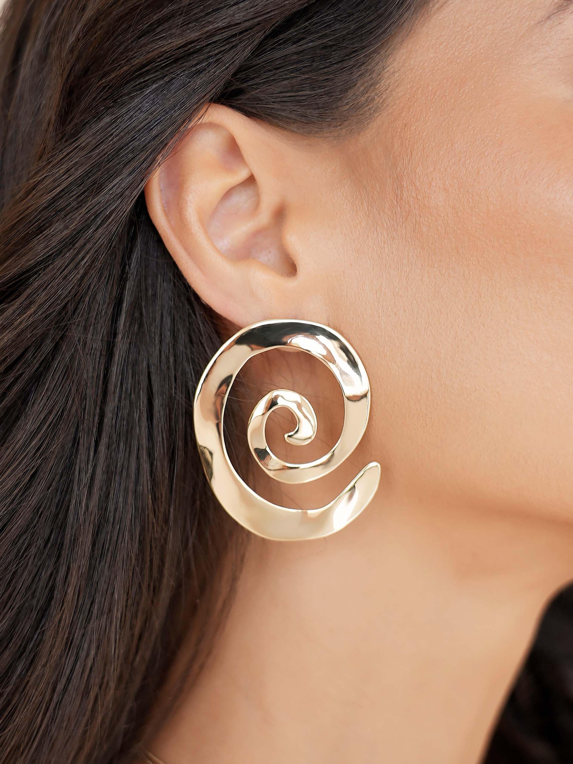 Aura Swirl Earrings on model