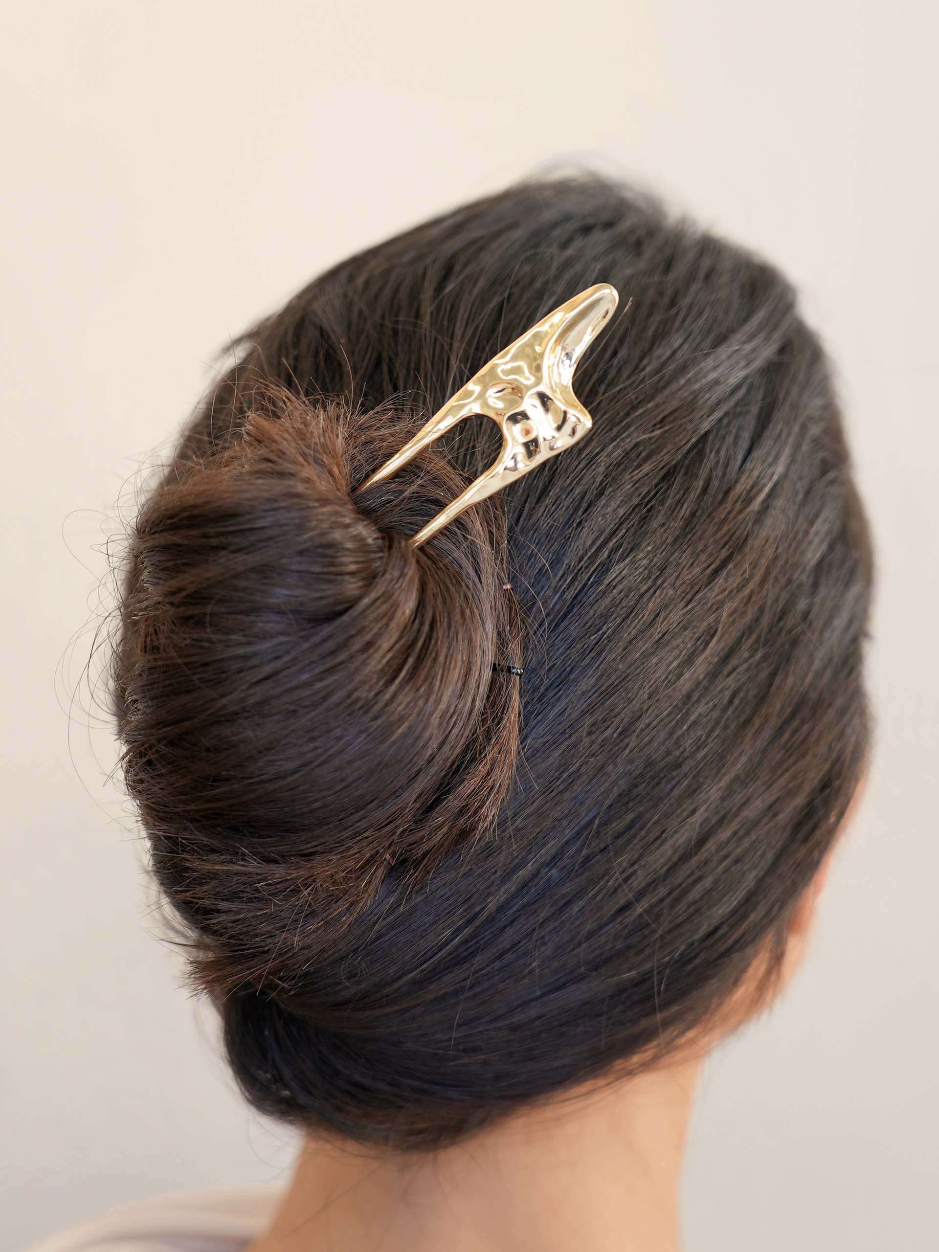 Liquid Lux Hair Pin on model