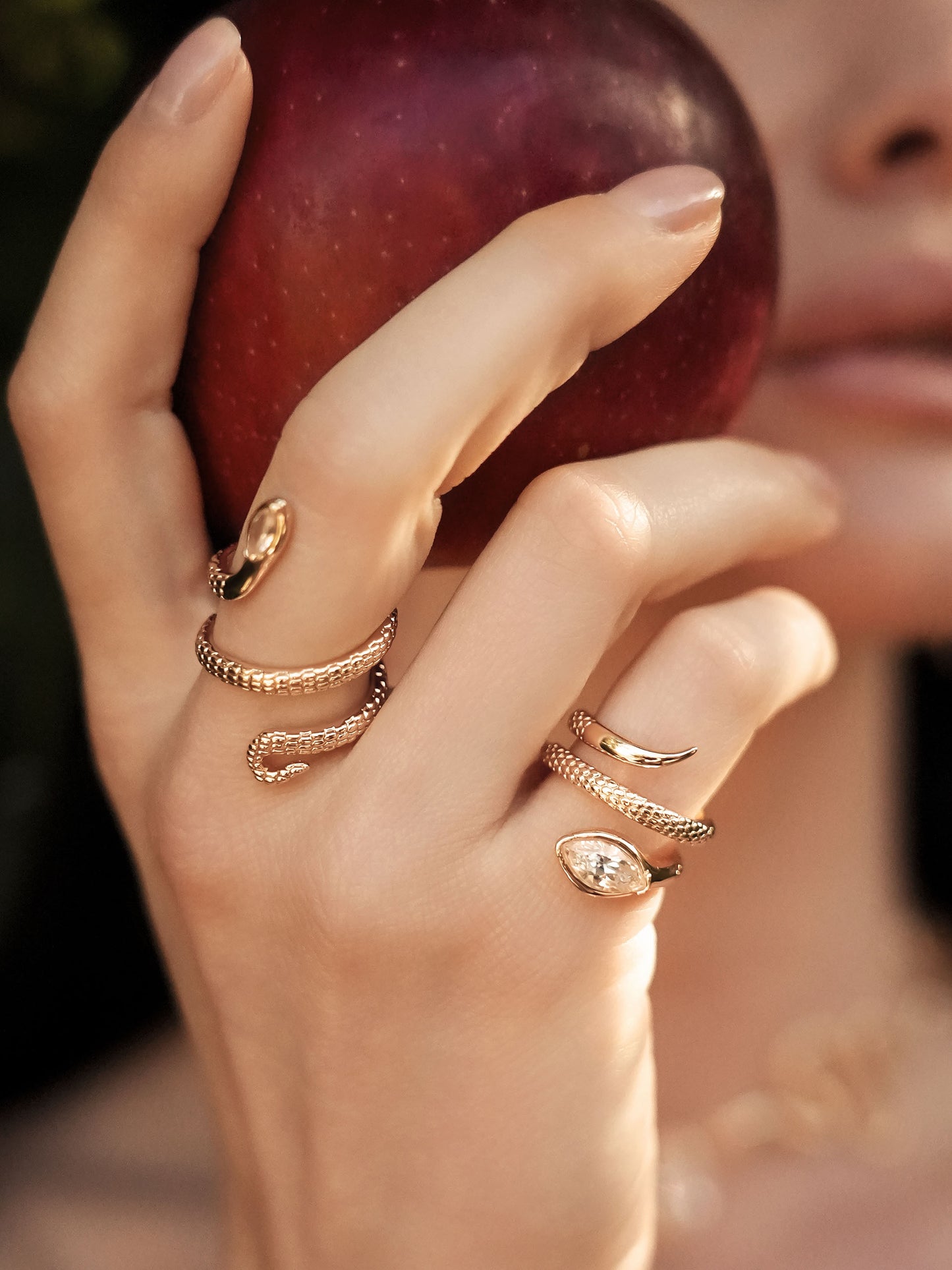 Serpentina Ring on model 4