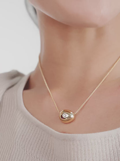 Crystal Dot Pebble Pendant Necklace video