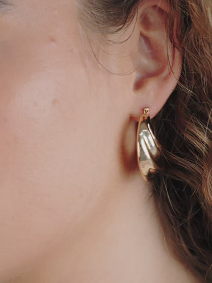 Crescent Swirl Hoop Earrings video