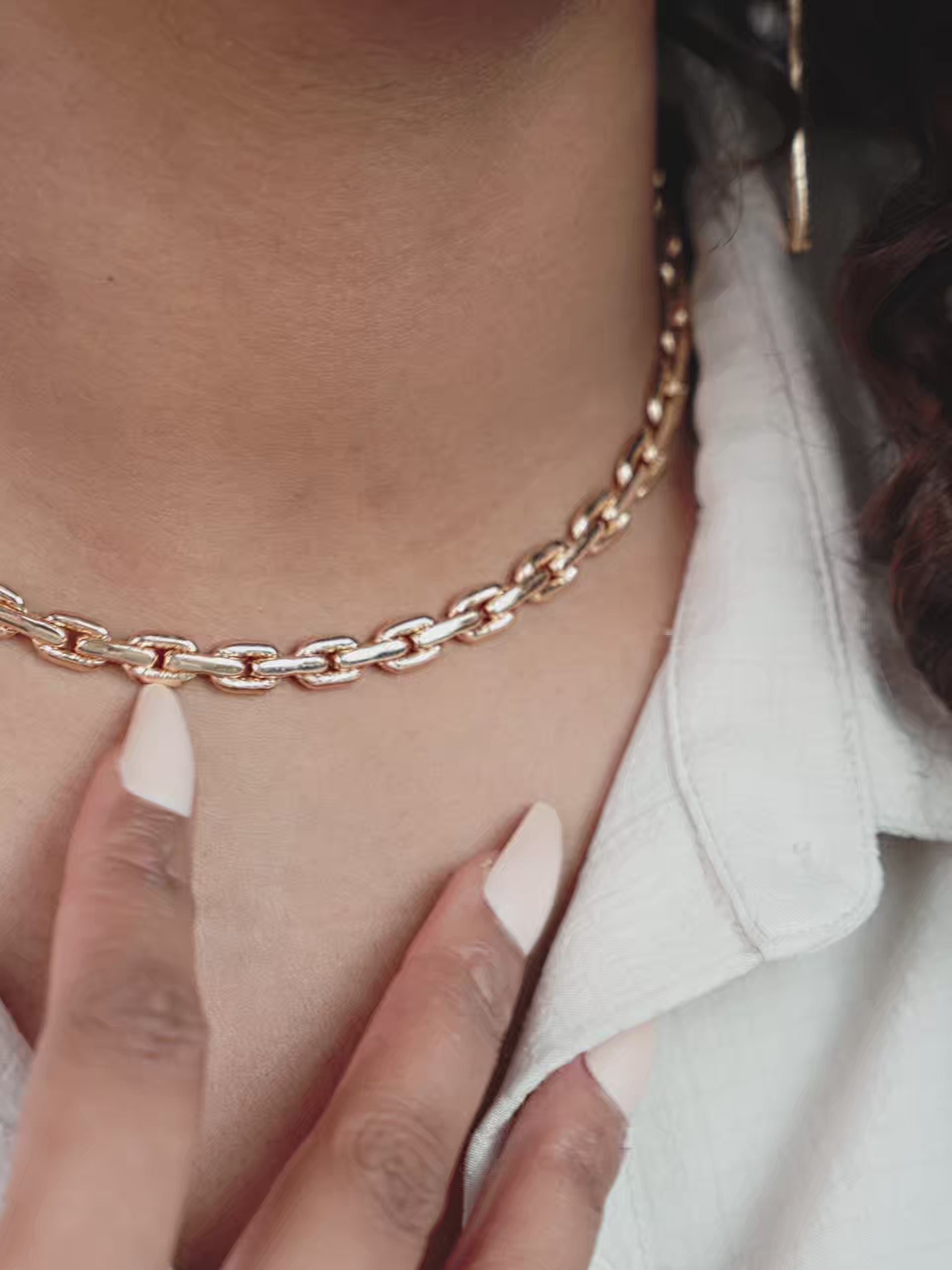 Chunky Chain Link Necklace video