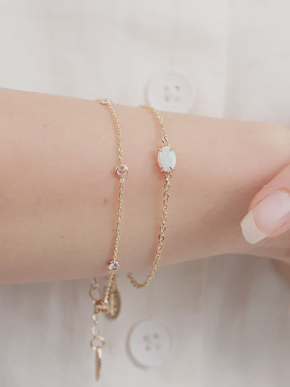 Dainty Bracelet Set with Extender video