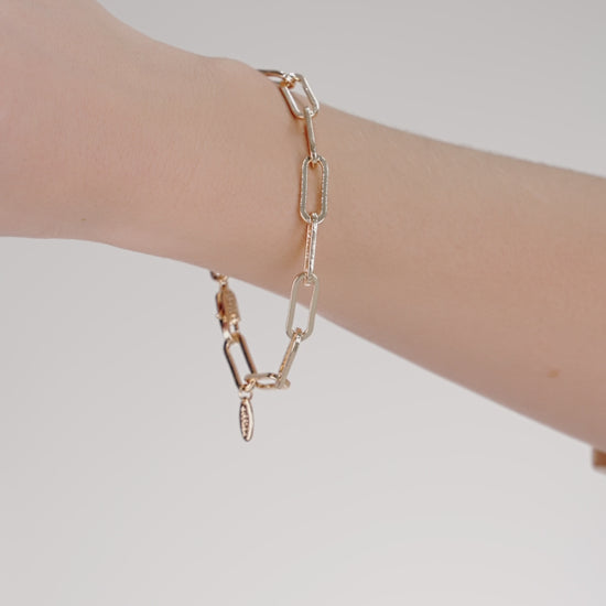 Interlinked Chain Bracelet on model in video