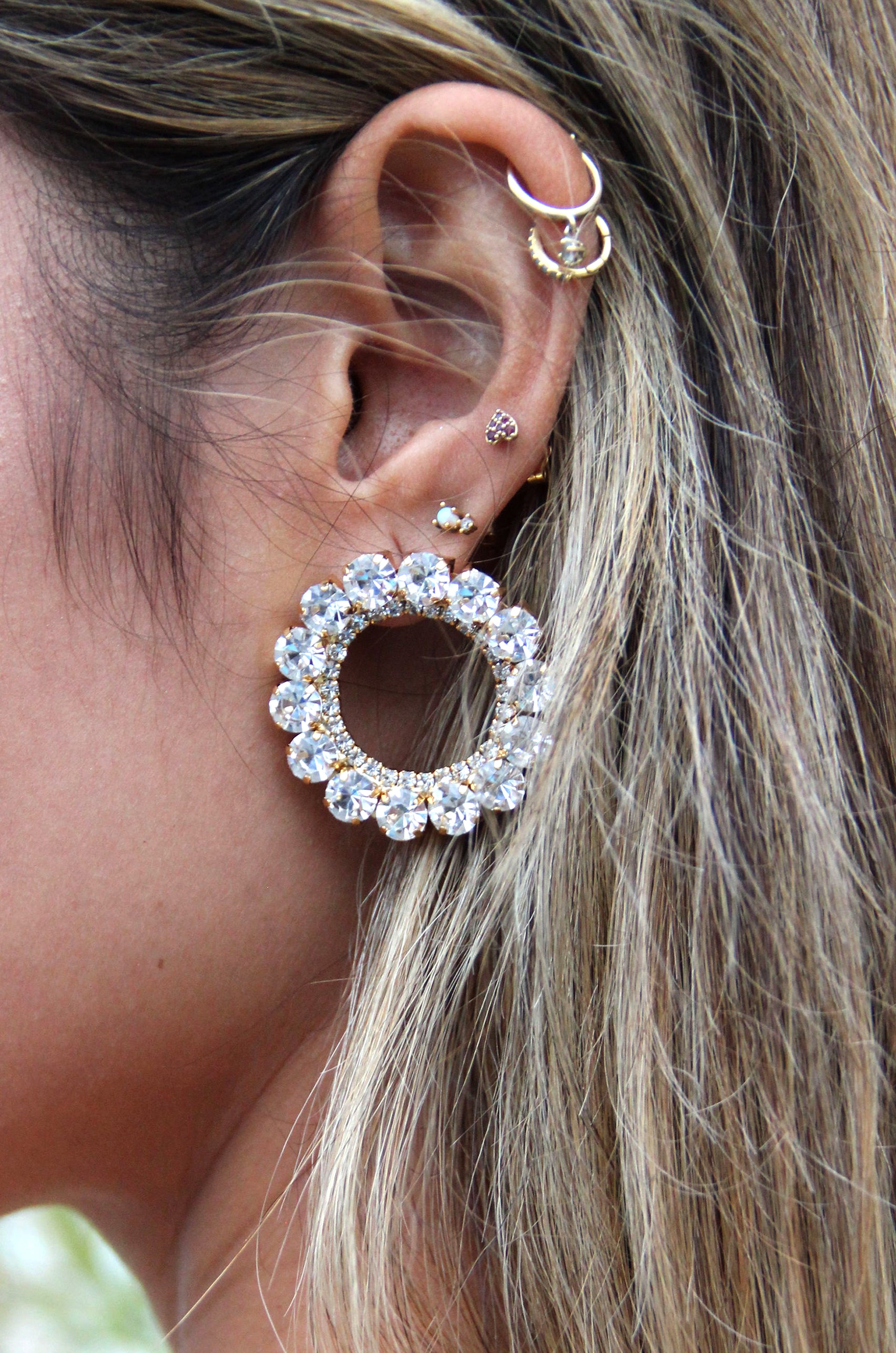 Large circle sales stud earrings