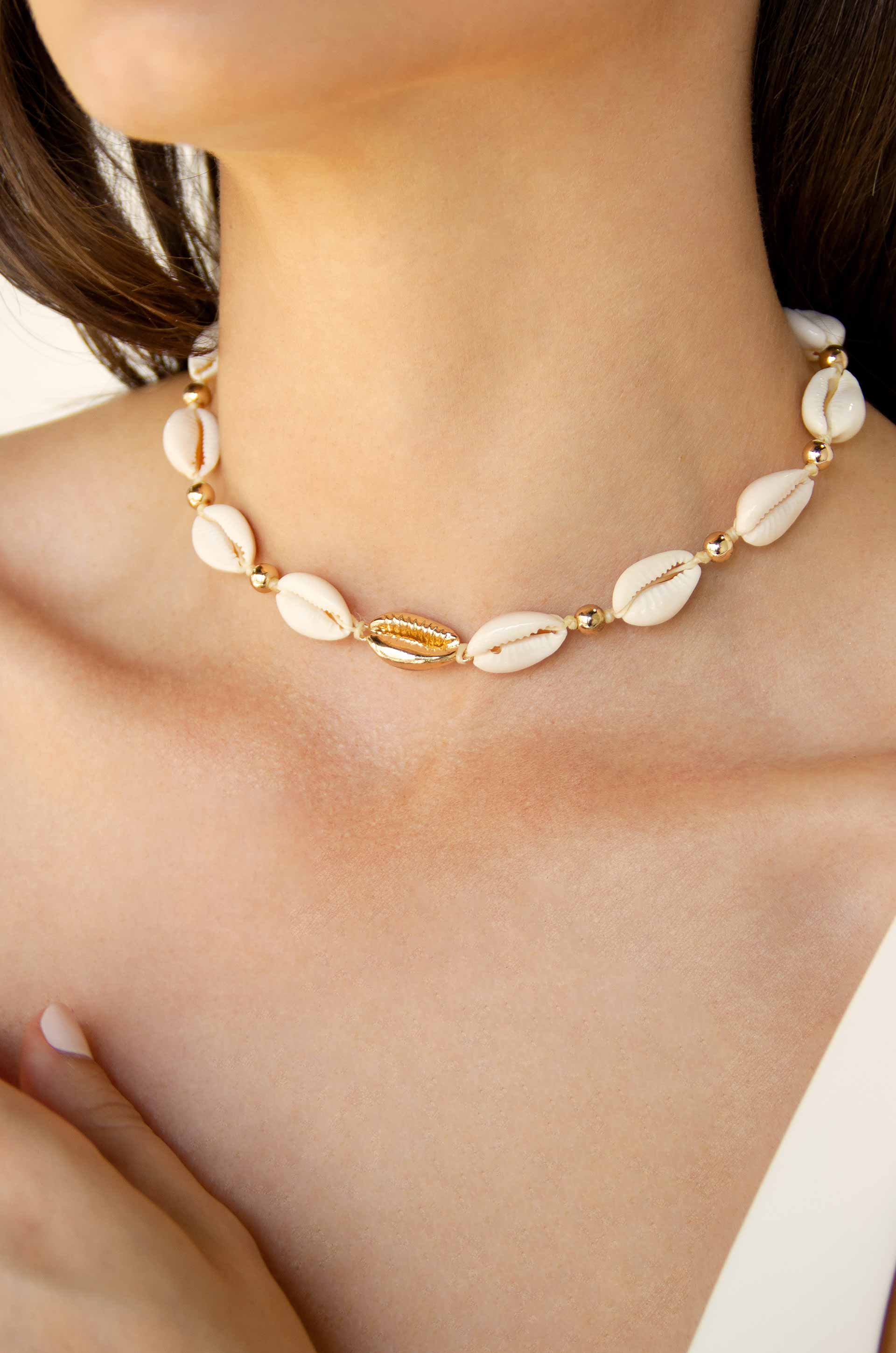 Cowrie shell hot sale necklace choker